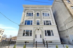 155 Clifton Ave in Newark, NJ - Building Photo