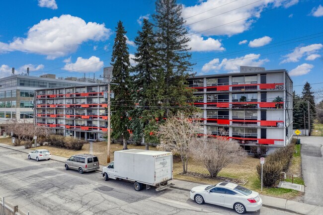 Britannia 800 in Calgary, AB - Foto de edificio - Building Photo