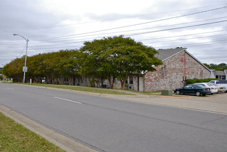 Park Springs Lofts in Arlington, TX - Building Photo - Building Photo