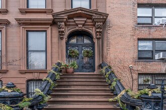 91 Lafayette Ave in Brooklyn, NY - Foto de edificio - Building Photo