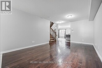 88 Elliottglen Dr in Ajax, ON - Building Photo - Building Photo