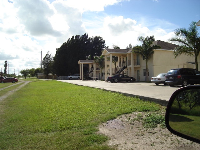 JP Apartments in Brownsville, TX - Building Photo