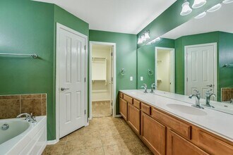 516 Lark St in Leander, TX - Building Photo - Building Photo