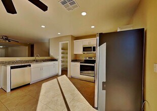 205 E Valley View Dr in Phoenix, AZ - Building Photo - Building Photo