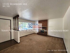 13332 Roseberry Ave in Oregon City, OR - Building Photo - Building Photo