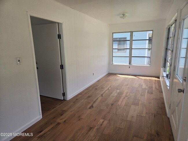 330 Elizabeth Ave in Toms River, NJ - Building Photo - Building Photo