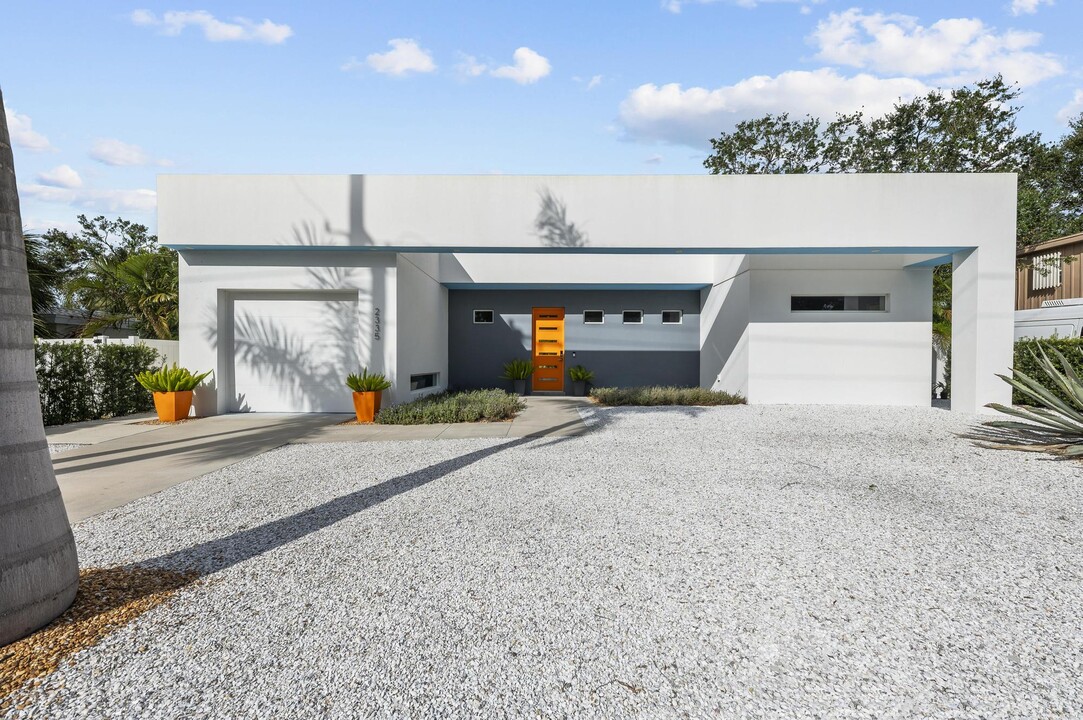 2335 Waldemere St in Sarasota, FL - Building Photo