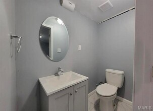 5636 Sapphire Ave in Jennings, MO - Building Photo - Building Photo