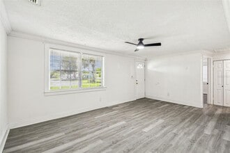 1833 Knollwood Dr in Holiday, FL - Building Photo - Building Photo