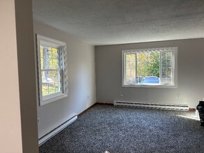 2 Old Brooklyn Turnpike in Windham, CT - Building Photo - Building Photo