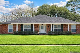 12360 Warwick Ave in Baton Rouge, LA - Building Photo