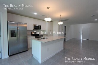 485 Bridgeport Ave NW in Palm Bay, FL - Building Photo - Building Photo