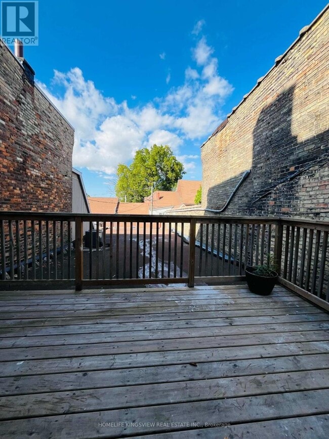 647 Talbot St in St Thomas, ON - Building Photo - Building Photo