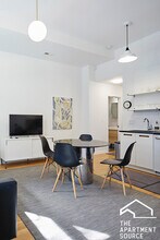 1219 W Gunnison St, Unit 1 in Chicago, IL - Building Photo - Building Photo