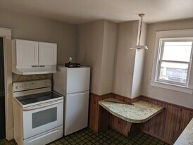 807 W College Ave, Unit Apartment 1 in Appleton, WI - Building Photo
