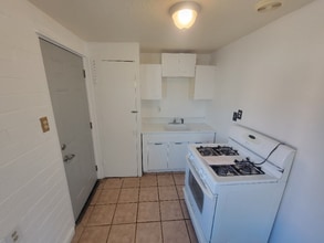 2860 N Alvernon Way in Tucson, AZ - Building Photo - Building Photo