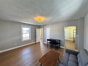 51 Beacon St in Somerville, MA - Foto de edificio - Building Photo