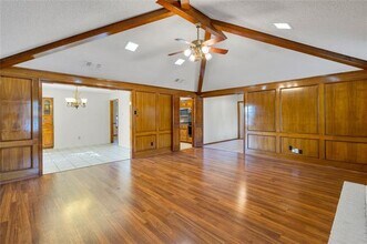 613 Hidden Brooke Dr in Desoto, TX - Building Photo - Building Photo