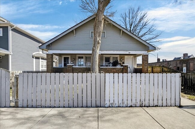 property at 1011 Lasalle St