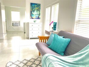 118 NE 46th St in Miami, FL - Building Photo - Building Photo
