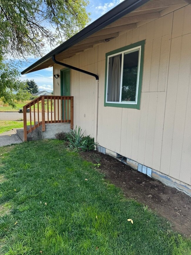 property at 285 E 11th Ave