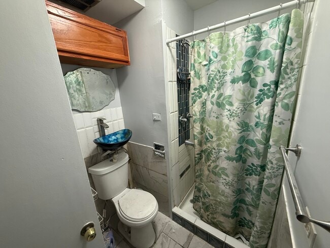 5351 N Kimball Ave, Unit #2 in Chicago, IL - Building Photo - Building Photo