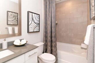 The Whitney in Fort Lauderdale, FL - Foto de edificio - Building Photo