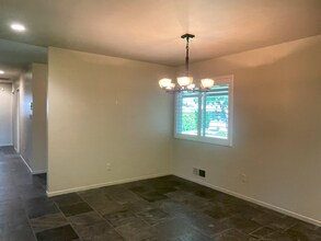 412 Woodrow Ave in Modesto, CA - Building Photo - Building Photo
