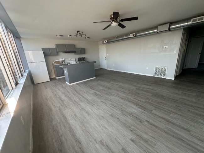 2838 Linden Ave