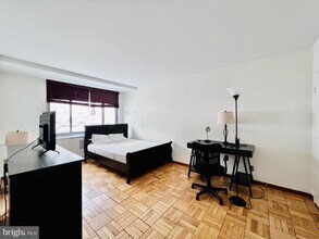 4200 Cathedral Ave NW in Washington, DC - Building Photo - Building Photo