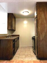 15001 Condon Ave in Lawndale, CA - Foto de edificio - Building Photo