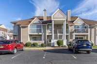 The Village at Linwood in Linwood, NJ - Foto de edificio - Building Photo