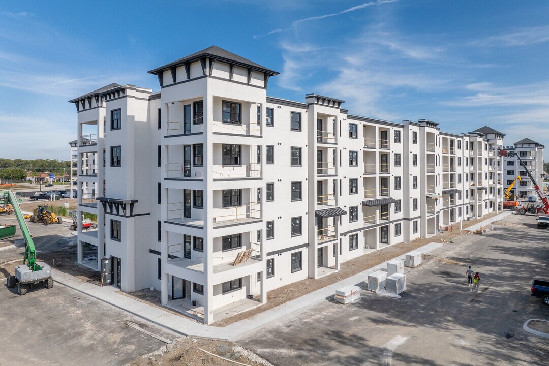 Evergreen Cape Coral in North Fort Myers, FL - Foto de edificio