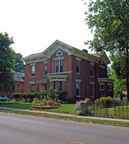 825 E High St in Springfield, OH - Building Photo