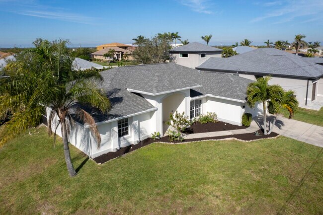2652 SW 29th Ave in Cape Coral, FL - Building Photo - Building Photo