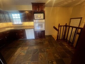 230 S Circlecrest Dr in Louisville, KY - Building Photo - Building Photo