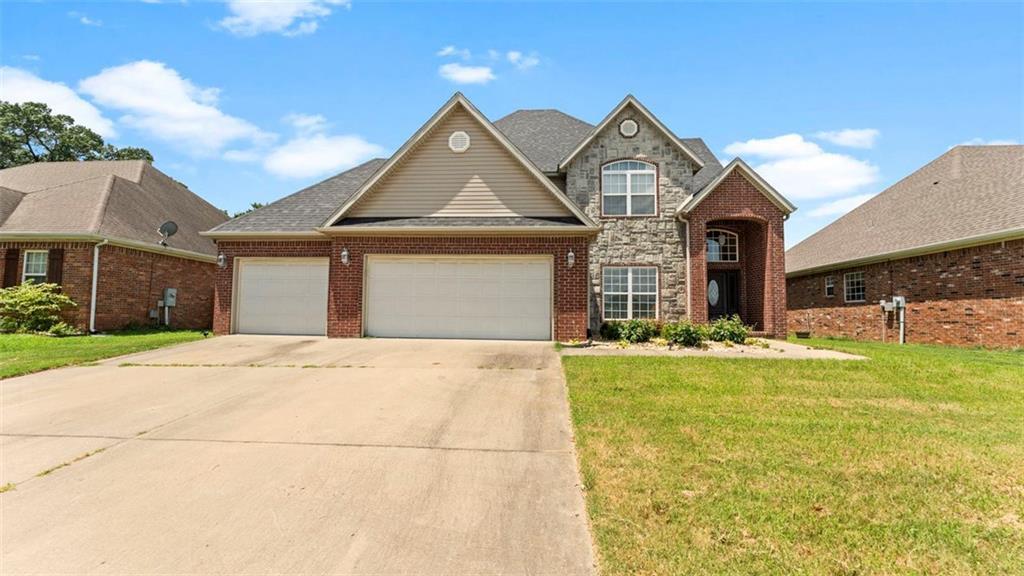 3900 SW Grey Hawk Dr in Bentonville, AR - Building Photo