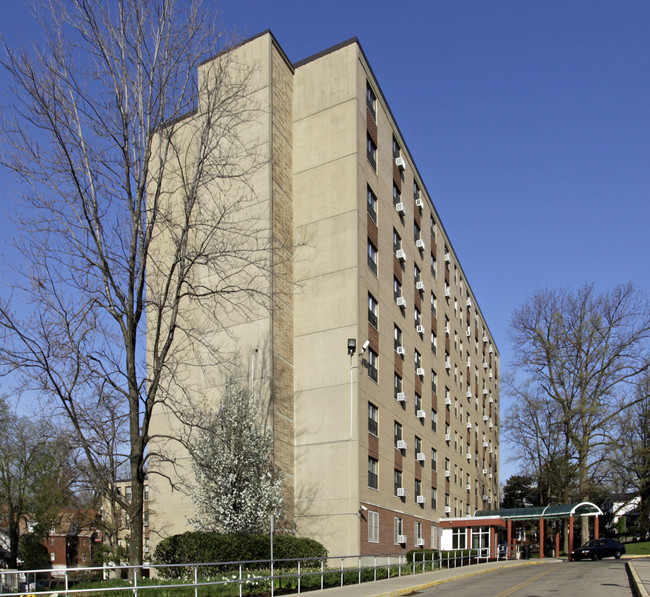 Maple Tower in Cincinnati, OH - Foto de edificio - Building Photo