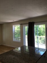 12 Cranberry Rd, Unit 1 in Bourne, MA - Building Photo - Building Photo