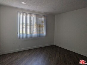 310 S Kenmore Ave in Los Angeles, CA - Building Photo - Building Photo