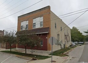 230 S Dubuque St in Solon, IA - Building Photo