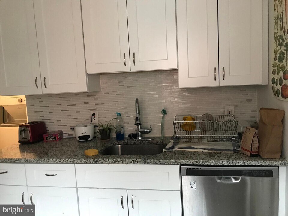 1145 S 23rd St in Philadelphia, PA - Building Photo