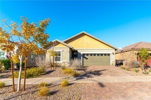 747 N Water St in Henderson, NV - Building Photo