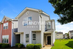 2258 Nicole Dr in Hampton, GA - Building Photo