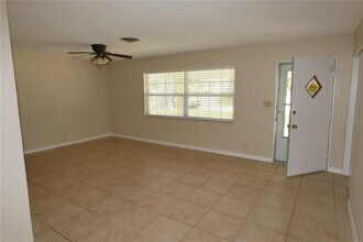 2840 52nd Ln N in St. Petersburg, FL - Building Photo - Building Photo