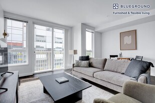 12288 NE 12th Ln in Bellevue, WA - Building Photo