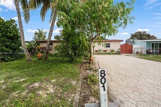 801 N 70th Ave in Hollywood, FL - Building Photo - Building Photo