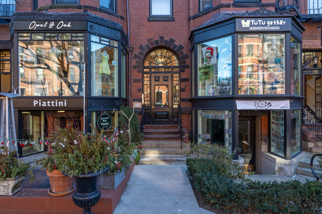 230 Newbury St in Boston, MA - Building Photo - Building Photo