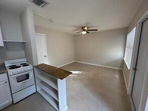 509 O St-Unit -Unit 3 in West Palm Beach, FL - Building Photo - Building Photo