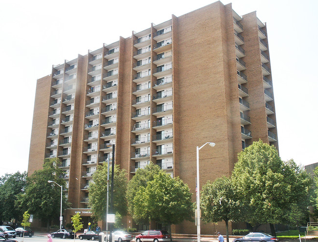 Zion Towers in Baltimore, MD - Foto de edificio - Building Photo